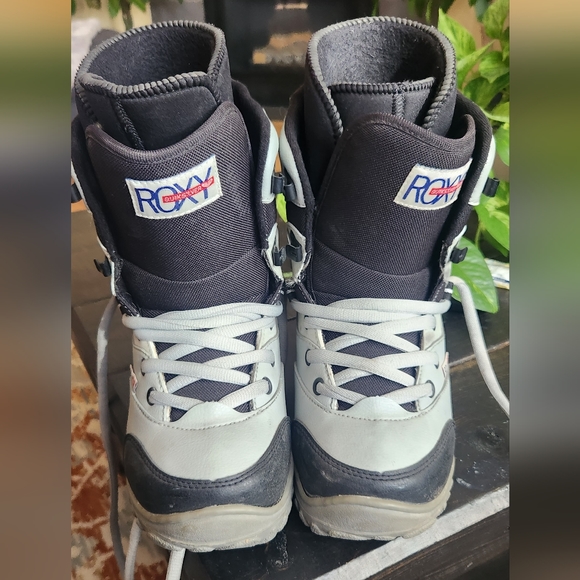 Roxy women's Snowboard boots - Picture 1 of 4